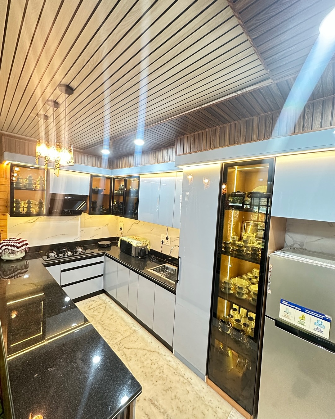 Luxury Home Interior & Kitchen Design